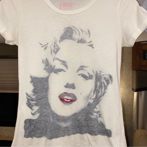 2 Marilyn Monroe Tees - Picture 3 of 13